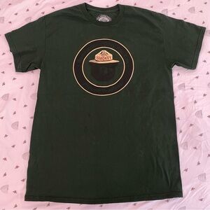 smokey bear graphic tee EUC dark green remember only you can prevent wildfires